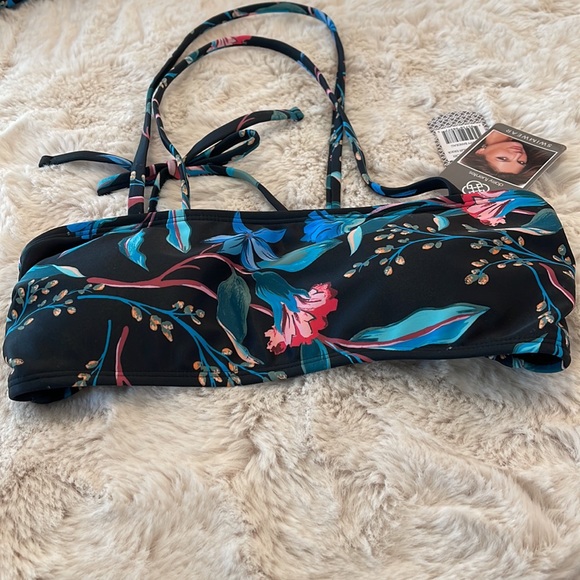 ** BOGO Daisy Fuentes Bandeau Bikini Top 6 - Picture 2 of 9